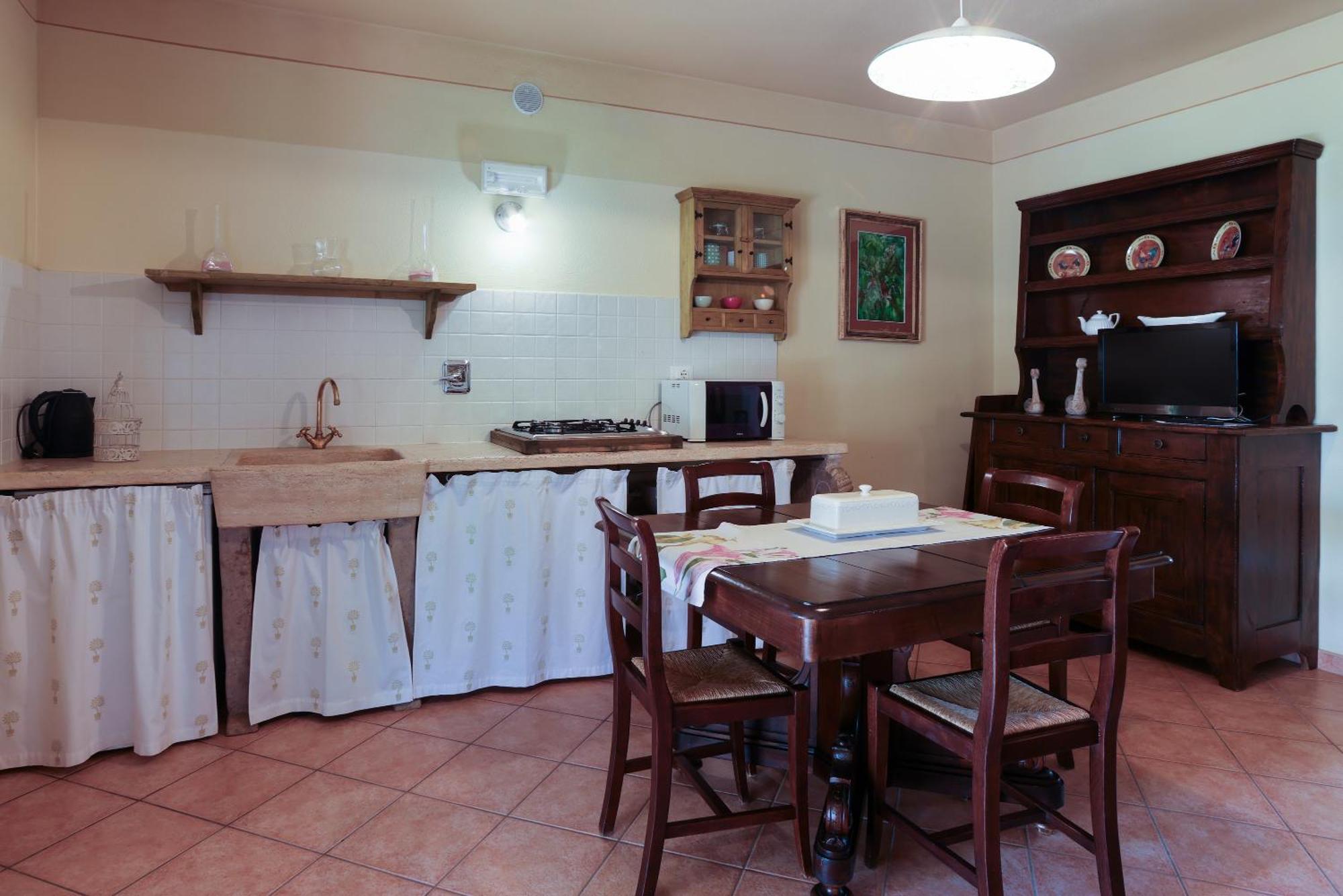 Agriresidence Debbiare Riparbella Bagian luar foto